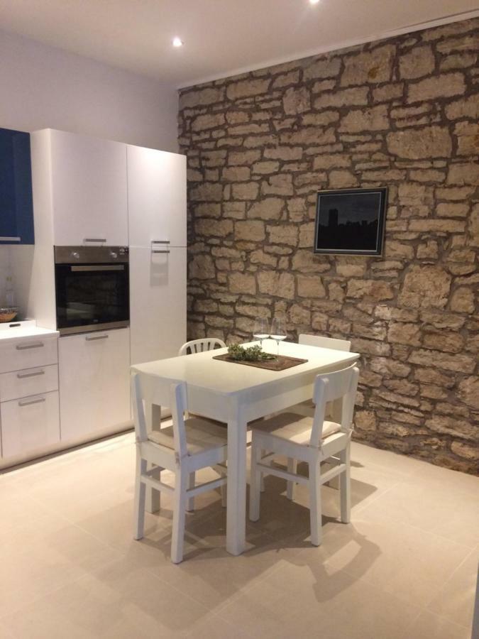 Sveti Lovreč PazenatičkiLory别墅 外观 照片