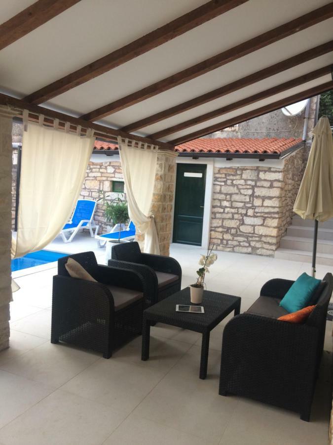 Sveti Lovreč PazenatičkiLory别墅 外观 照片