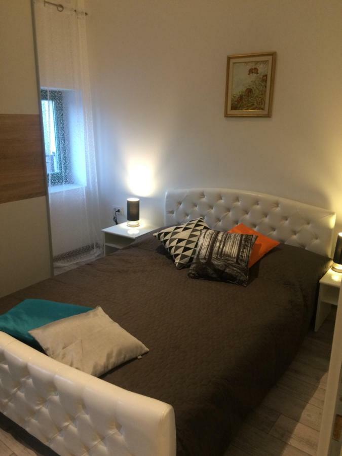 Sveti Lovreč PazenatičkiLory别墅 外观 照片